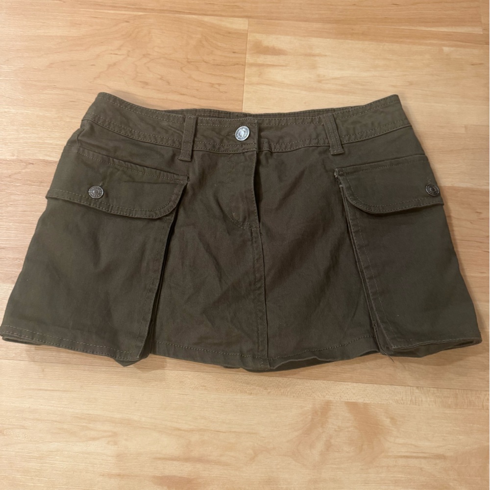 Refuge Mini Cargo Olive Skirt with Pockets Size Small